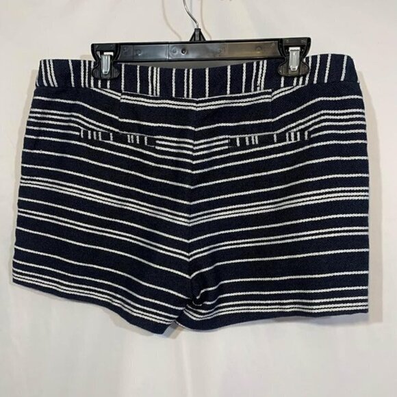 BANANA Republic shorts. Size 12 cotton/poly blend. navy/white. - Picture 4 of 7